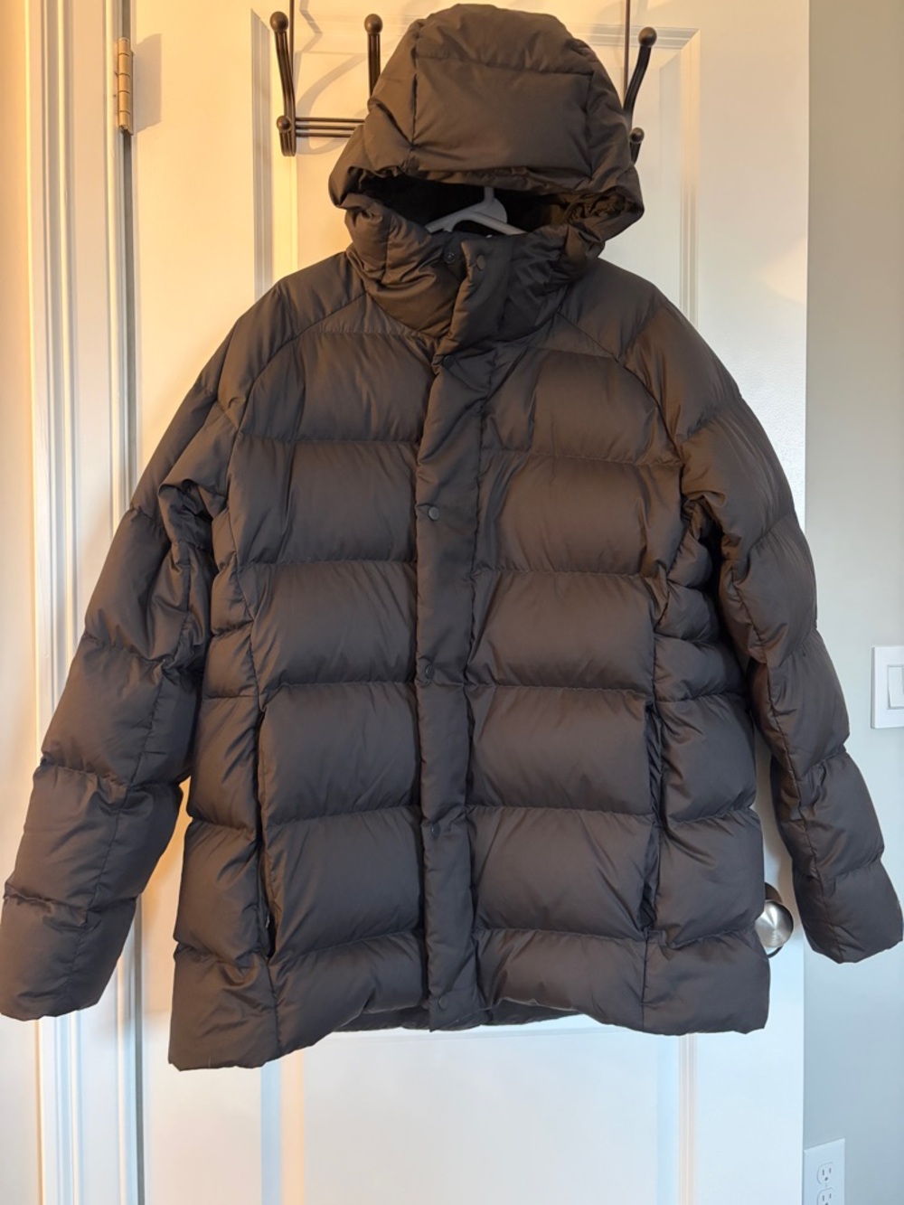 lululemon athletica Men's Black Hooded Puffer Jacket